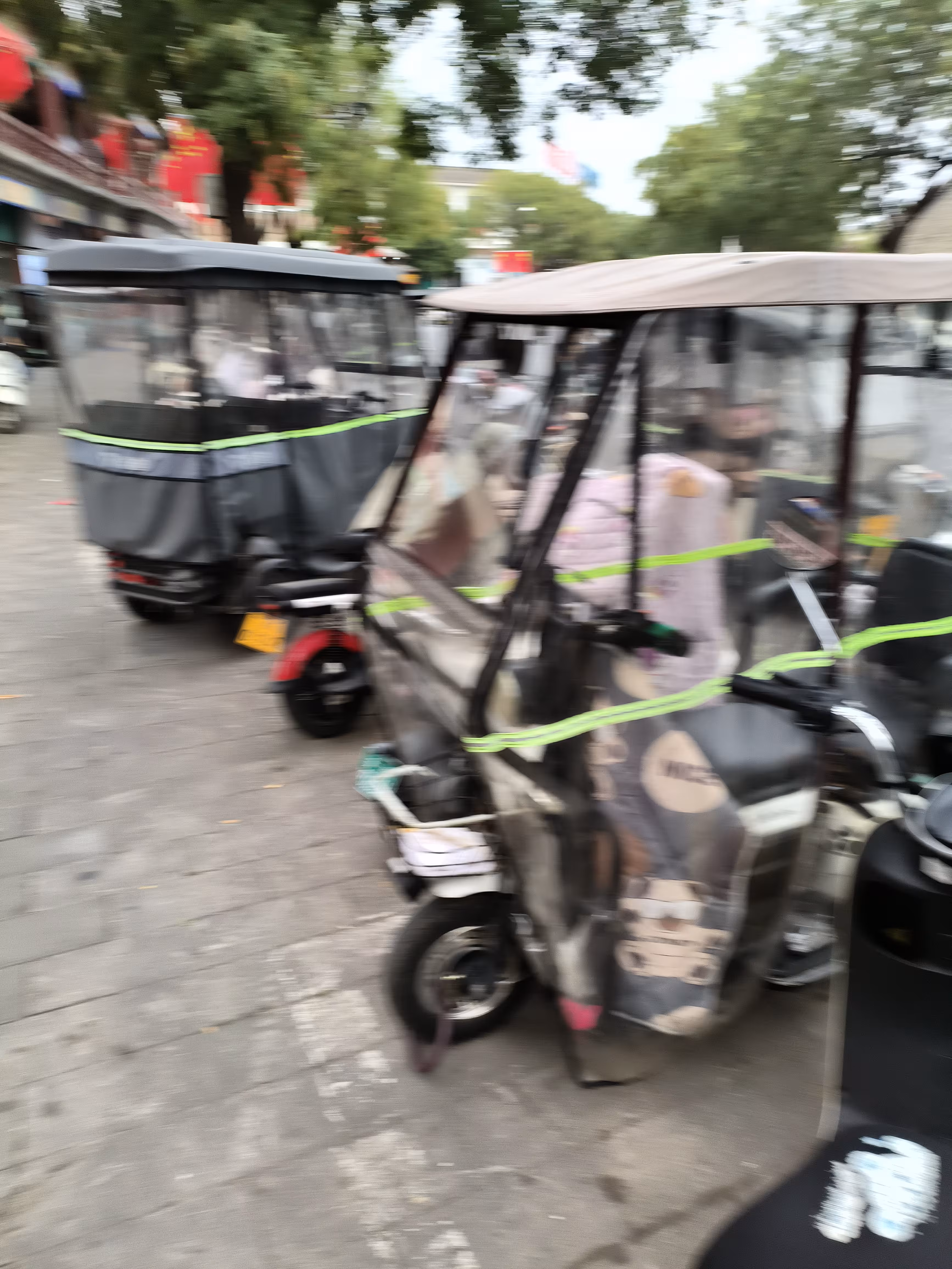 带棚电动三轮车 2|375x500
