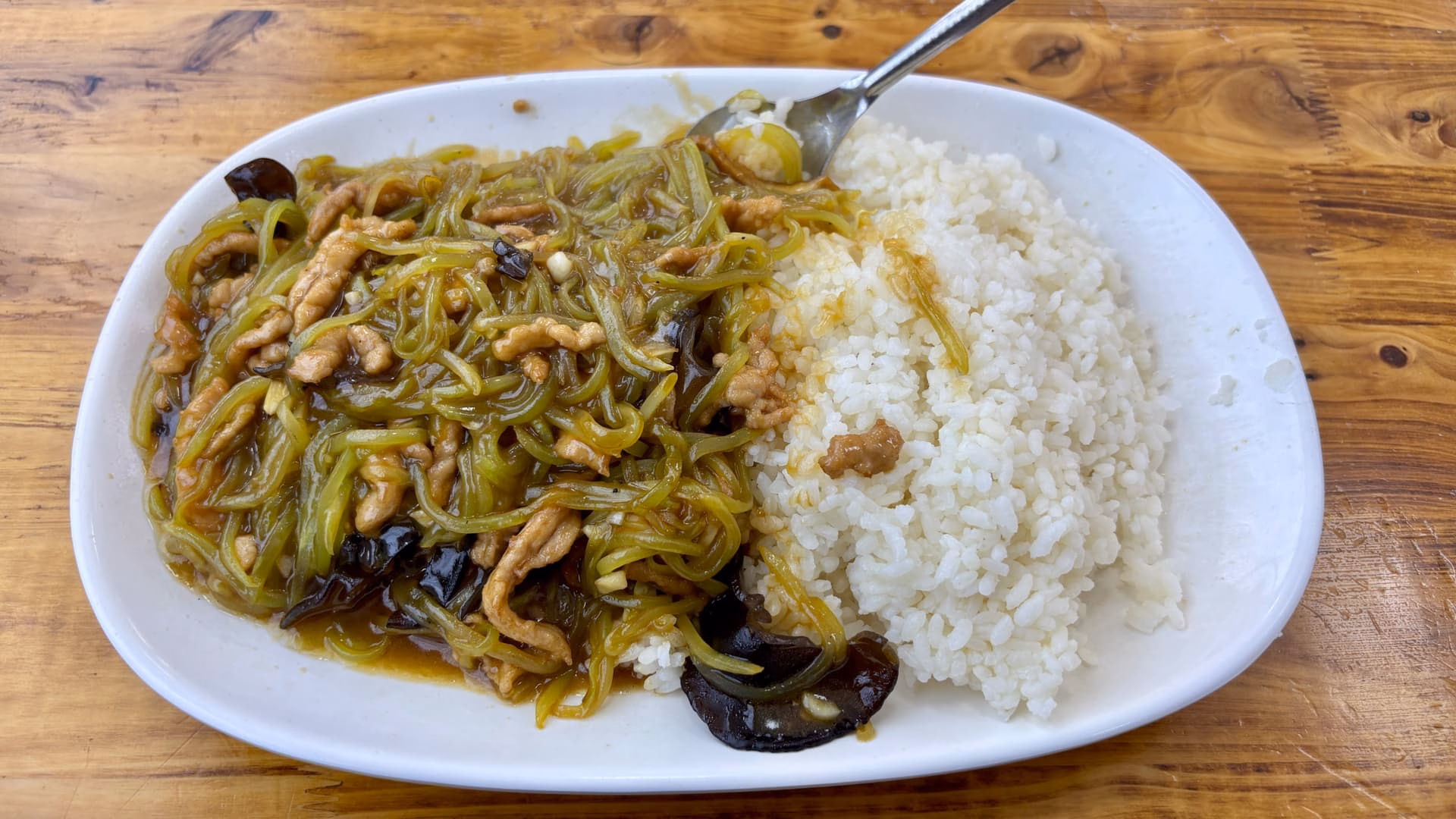 鱼香肉丝盖饭