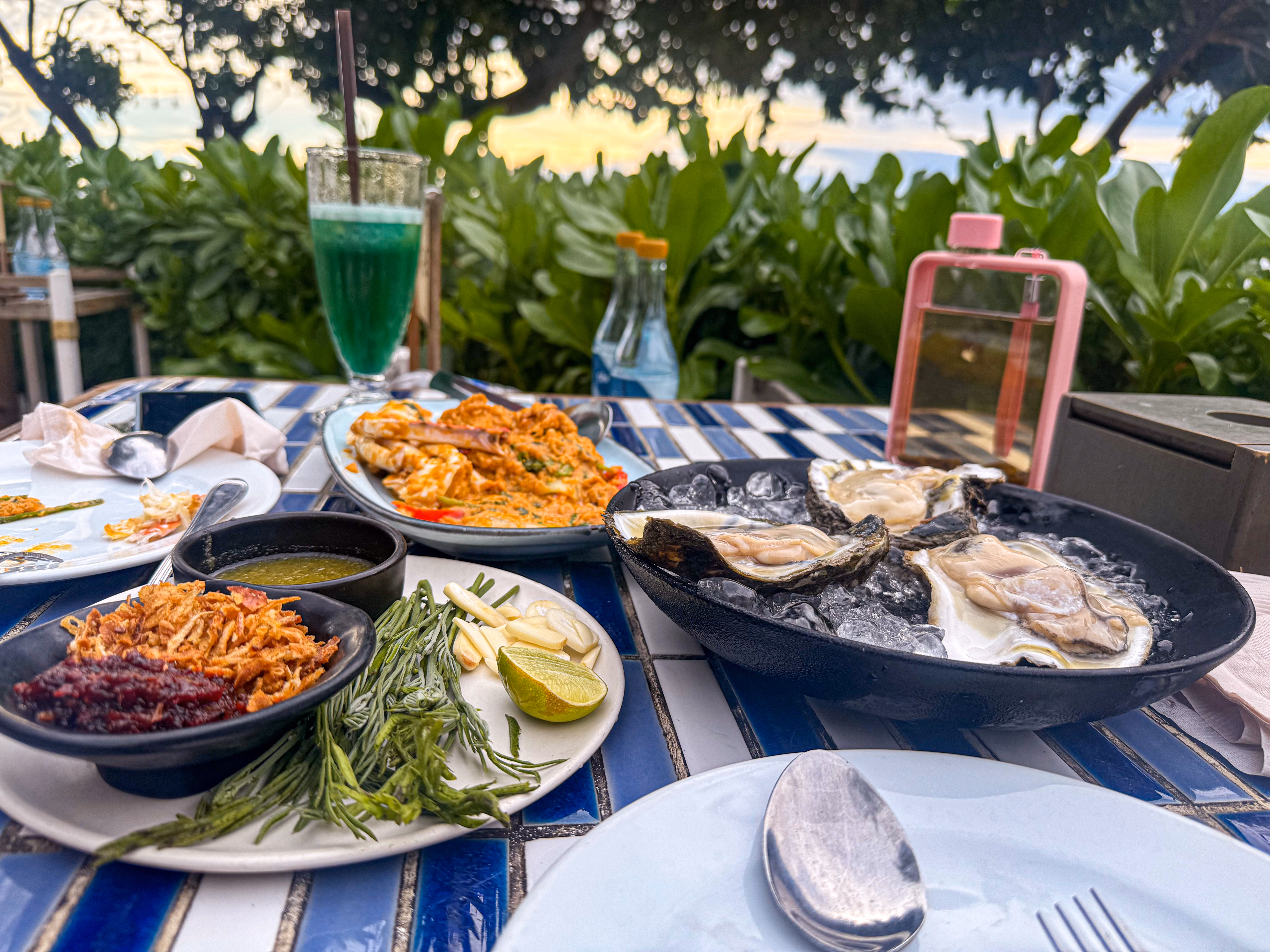糊糊炒螃蟹&鸡肉串烤面包&生蚝&巨甜百香果冰沙|666x500