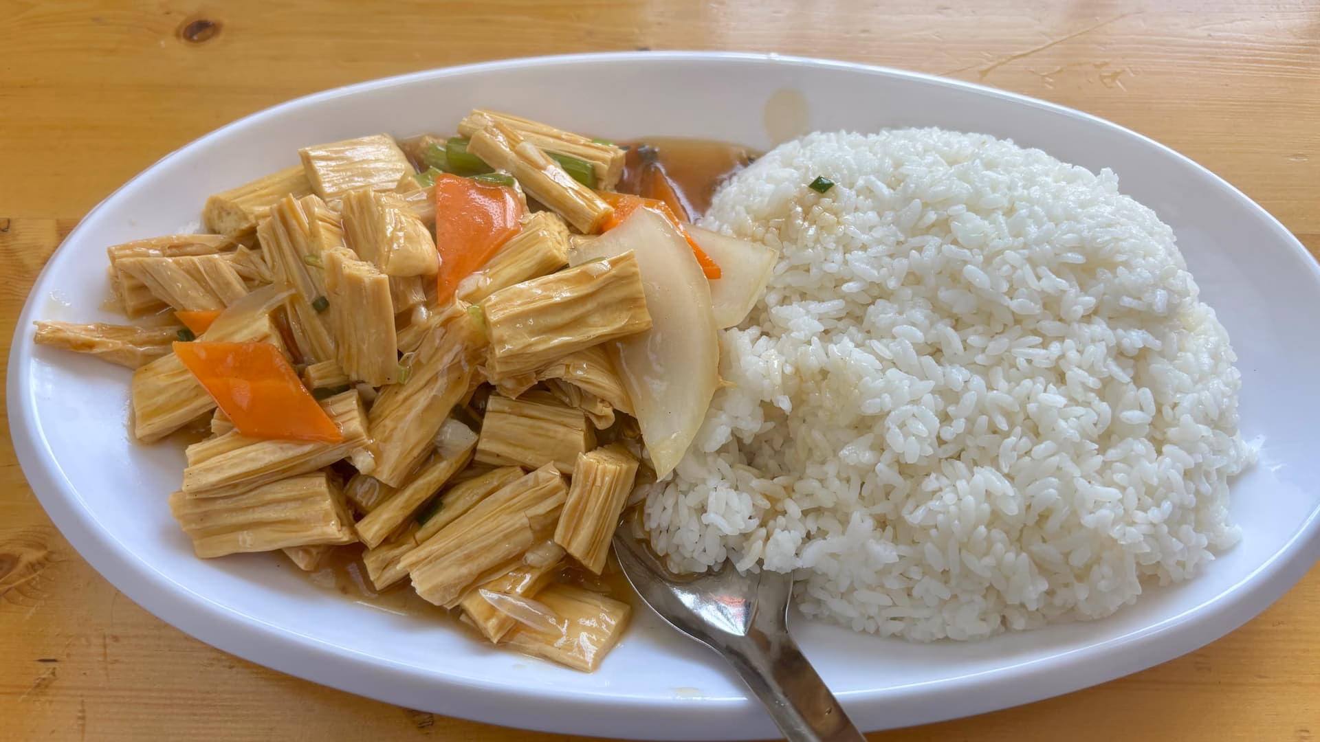 红烧腐竹盖饭